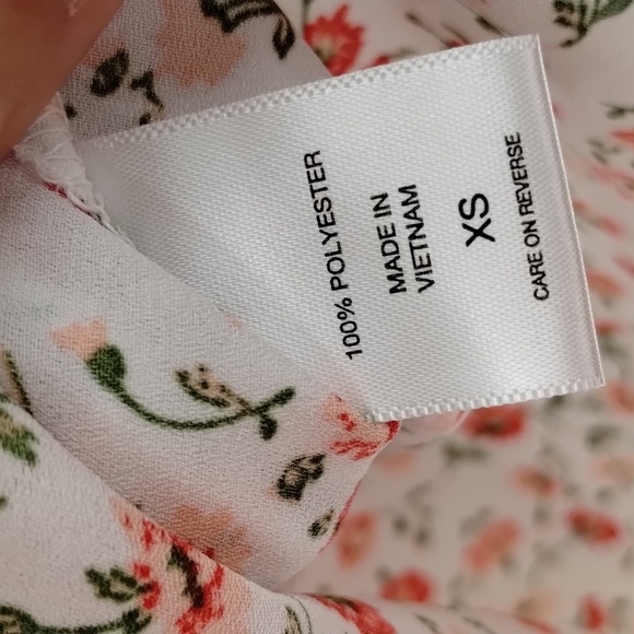 7th Avenue by NY & Co blouse XS floral open shoulder pink white top flowy - Picture 5 of 7